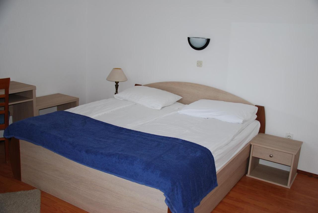 Apartmani Dragica-Prizemlje Kampor Exterior foto
